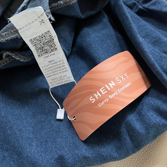 Shein Curve Jeans - Picture 5 of 7